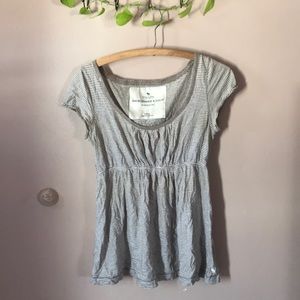 💕 a&f babydoll top - tan & white 💕